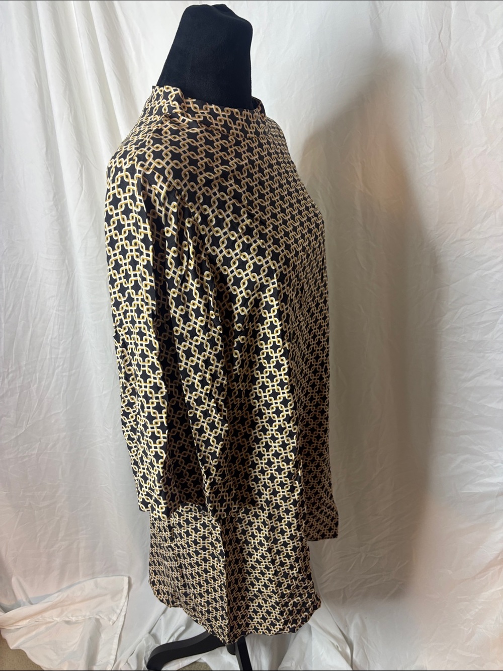 H&M Black and Cream Geometric Link-Pattern Midi Dress - Picture 7 of 9